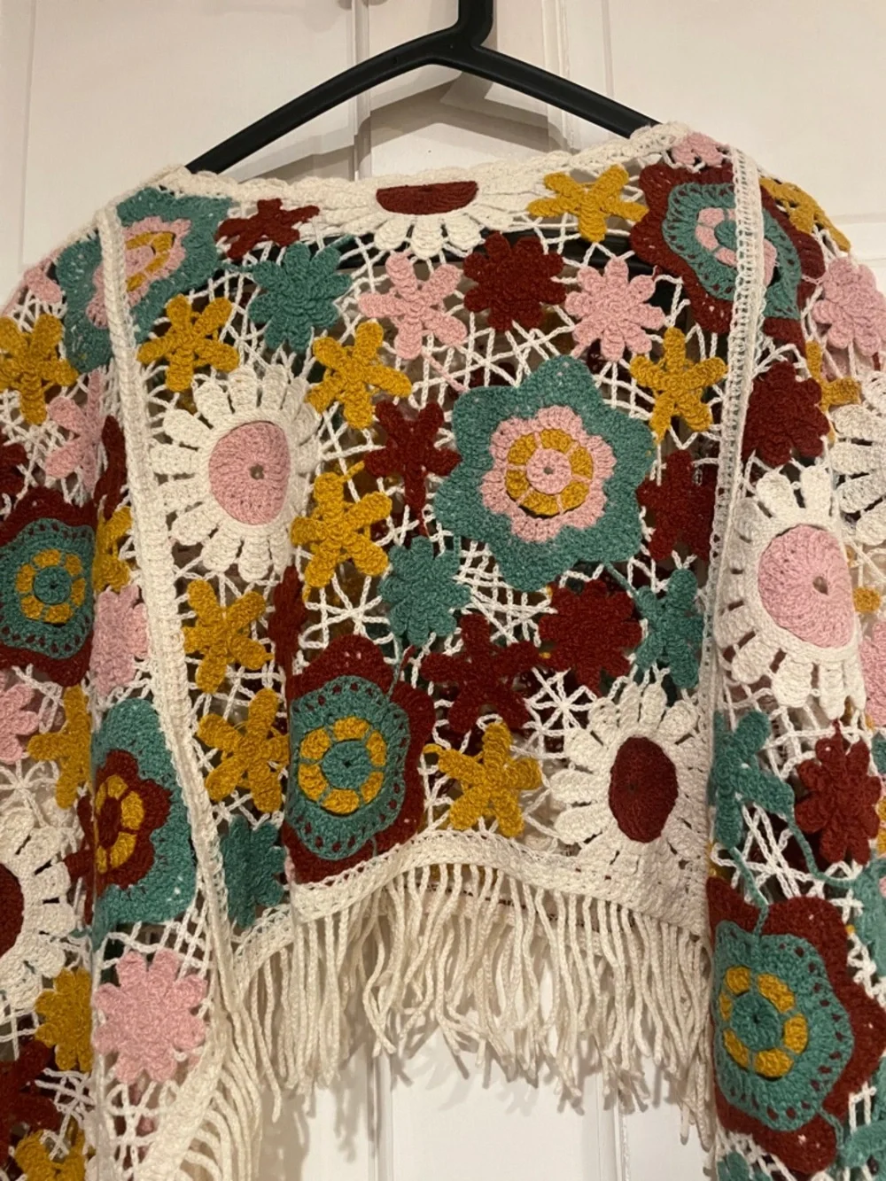 House of Harlow Crochet fringed crop sweater. - Picture 6 of 6
